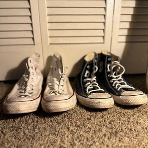 2 FOR 1‼️‼️ Black (10) and White (11.5) Converse thrift